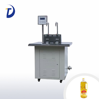 半自動(dòng)定量食用油灌裝機(jī)
