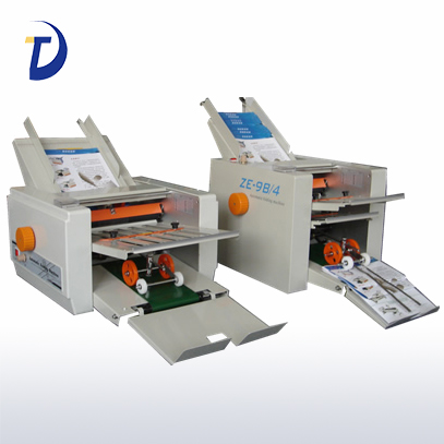 四折盤自動折紙機