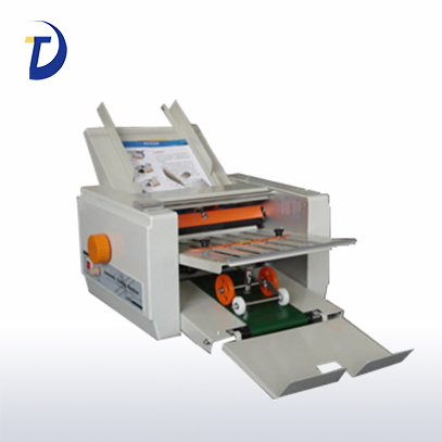 兩折盤自動折頁機